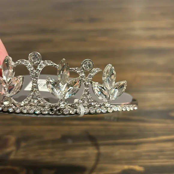 Adrene rhinestone tiara - Picture 2 of 5